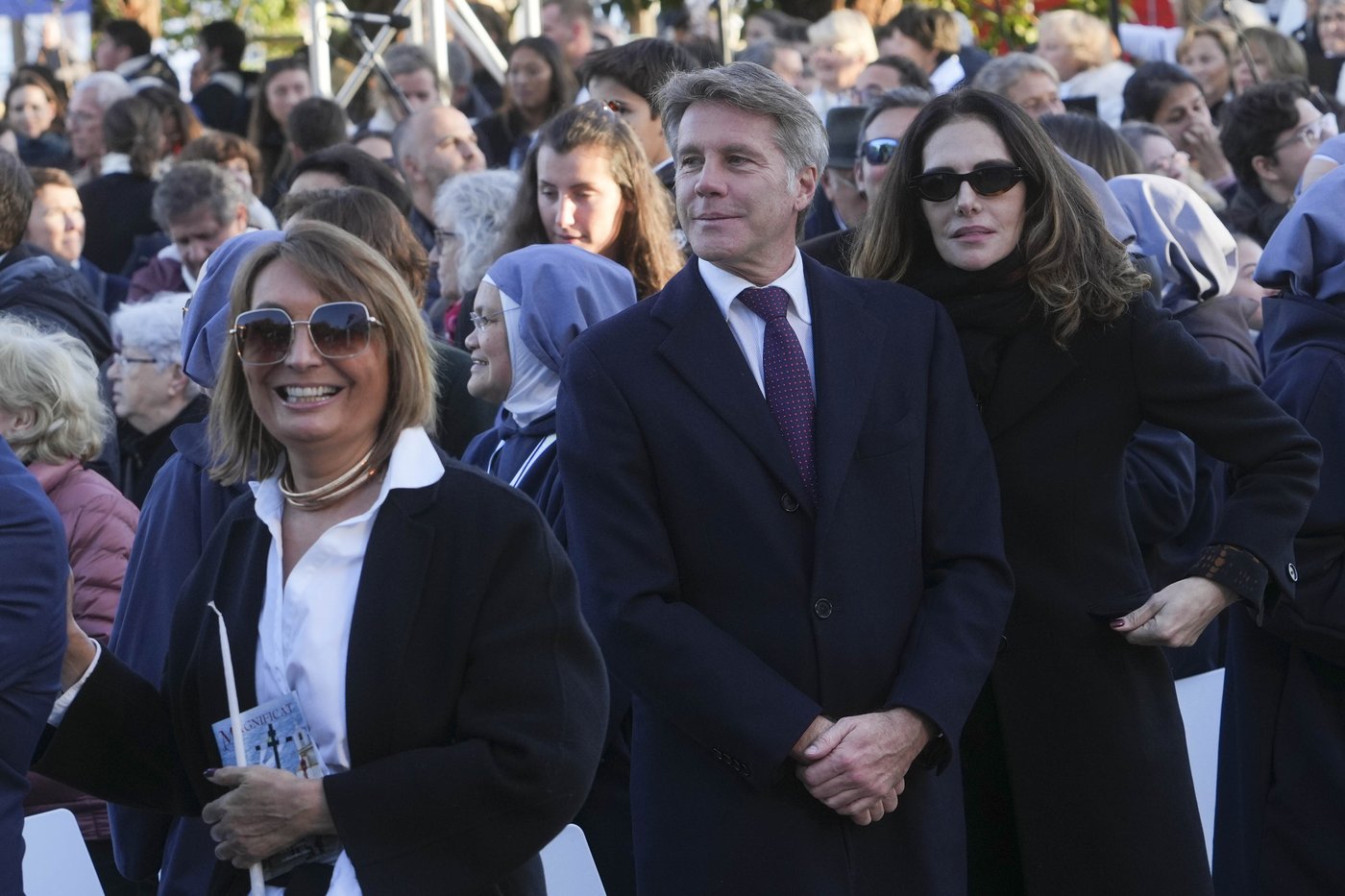 Pope Francis makes 1st papal visit to France's Corsica awash in expressions of popular piety | iNFOnews.ca