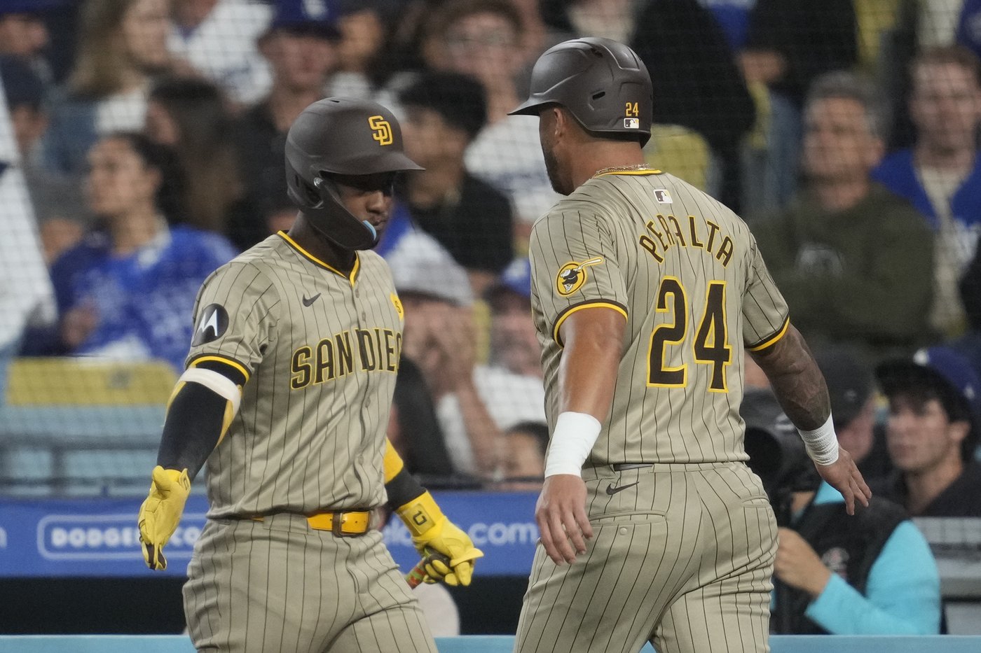 Dodgers rally with 5 runs in 7th and beat Padres 7-2 to clinch 11th NL West title in 12 years | iNFOnews.ca Dodgers rally with 5 runs in 7th and beat Padres 7-2 to clinch 11th NL West title in 12 years | iNFOnews.ca