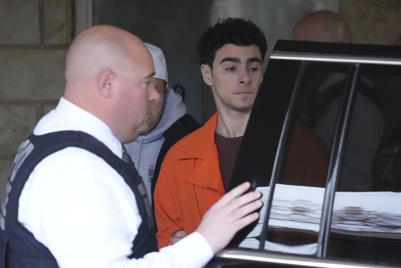 Suspect in UnitedHealthcare CEO killing faces federal murder, stalking and weapons charges | iNFOnews.ca Suspect in UnitedHealthcare CEO killing faces federal murder, stalking and weapons charges | iNFOnews.ca