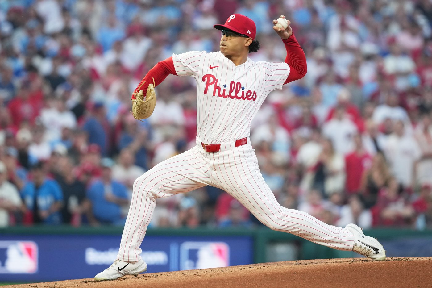 Blake Snell shines on mound and Dodgers hold off Phillies 4-3 for 2-0 lead in NLDS | iNFOnews.ca Blake Snell shines on mound and Dodgers hold off Phillies 4-3 for 2-0 lead in NLDS | iNFOnews.ca