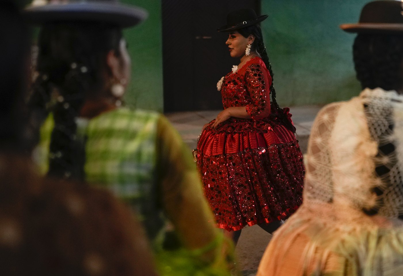 In Bolivia's scrappy highlands, proud Indigenous Cholas take the runway by storm | iNFOnews.ca