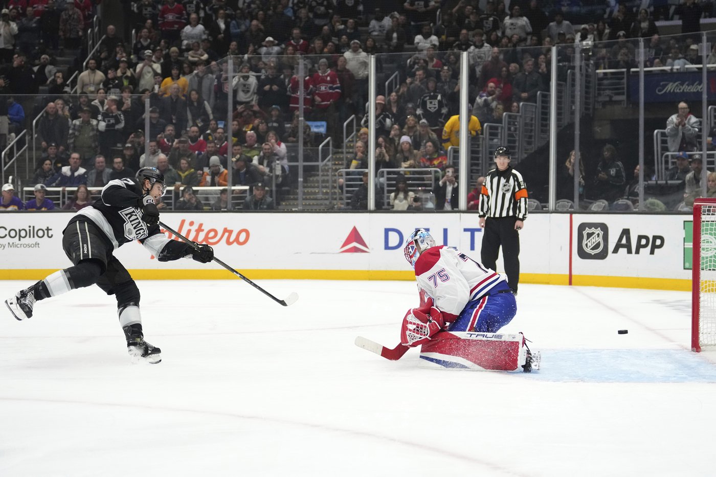 Fiala scores twice, Kings keeps rolling in 6-3 win over Canadiens | iNFOnews.ca