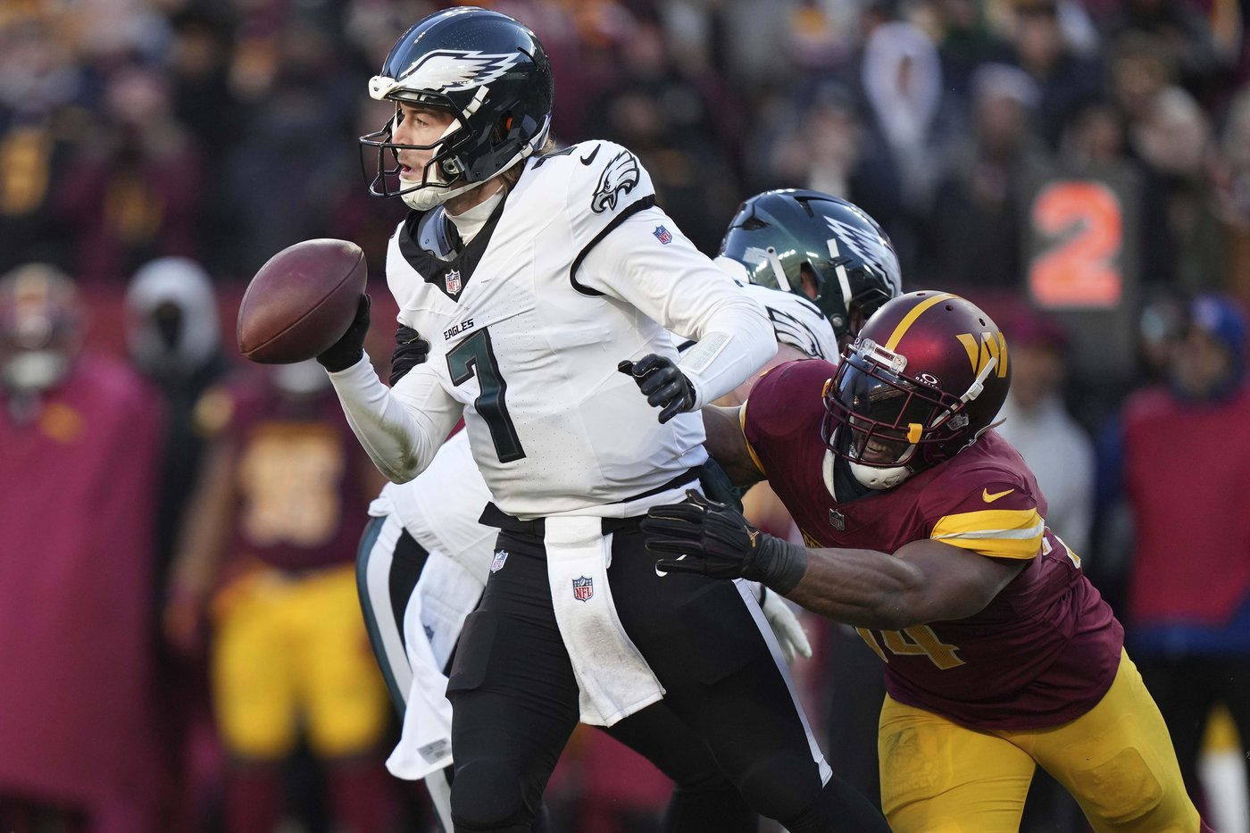 Jalen Hurts leaves with a concussion as the Eagles' winning streak ends at 10 | iNFOnews.ca Jalen Hurts leaves with a concussion as the Eagles' winning streak ends at 10 | iNFOnews.ca