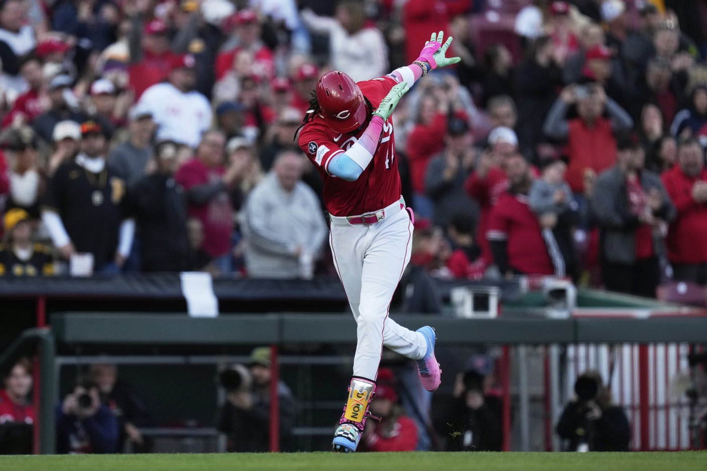 Elly De La Cruz hits a grand slam to power Reds past Pirates 5-2 | iNFOnews.ca Elly De La Cruz hits a grand slam to power Reds past Pirates 5-2 | iNFOnews.ca