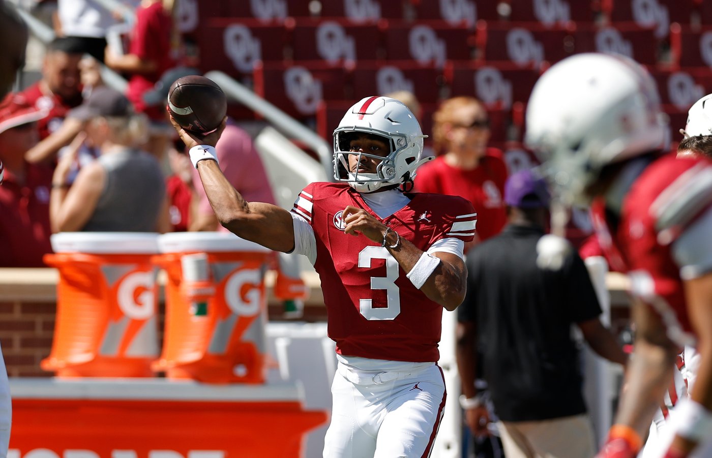 No. 5 Oklahoma rolls past Kent State 44-0 as QB Hawkins produces 4 TDs while filling in for Mateer | iNFOnews.ca No. 5 Oklahoma rolls past Kent State 44-0 as QB Hawkins produces 4 TDs while filling in for Mateer | iNFOnews.ca