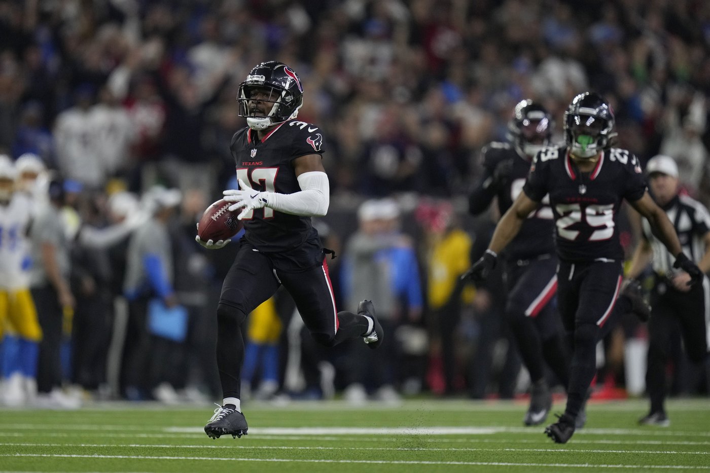 Texans get 2 points on blocked extra point return vs. Chargers, 1st in NFL playoff history | iNFOnews.ca Texans get 2 points on blocked extra point return vs. Chargers, 1st in NFL playoff history | iNFOnews.ca