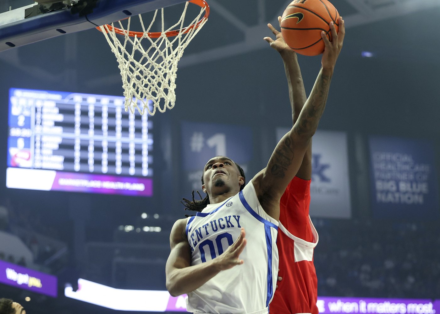 Oweh, Carr each score 18 points to help No. 8 Kentucky outlast Western Kentucky 87-68 | iNFOnews.ca