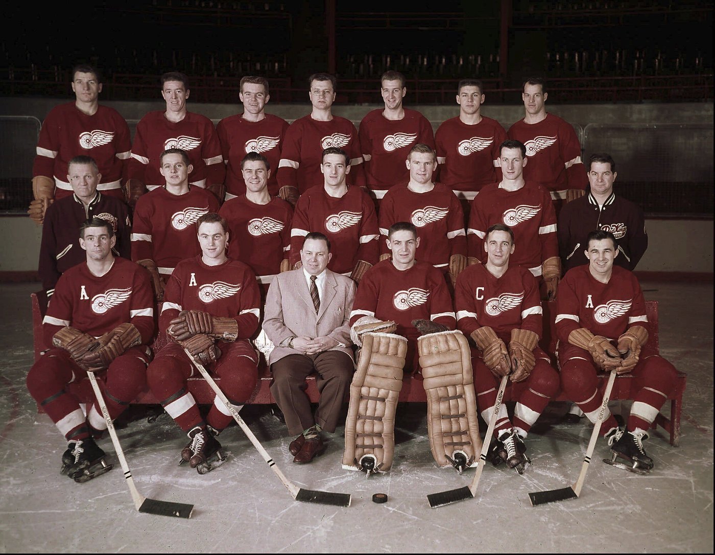Detroit Red Wings legend and Hockey Hall of Famer Alex Delvecchio dies at 93 | iNFOnews.ca Detroit Red Wings legend and Hockey Hall of Famer Alex Delvecchio dies at 93 | iNFOnews.ca