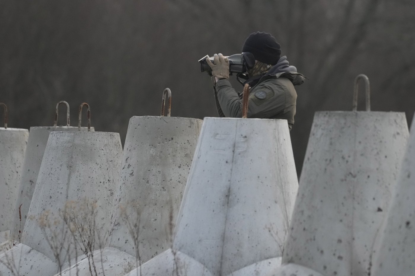 Poland's prime minister visits defensive fortifications on border with Russia | iNFOnews.ca Poland's prime minister visits defensive fortifications on border with Russia | iNFOnews.ca