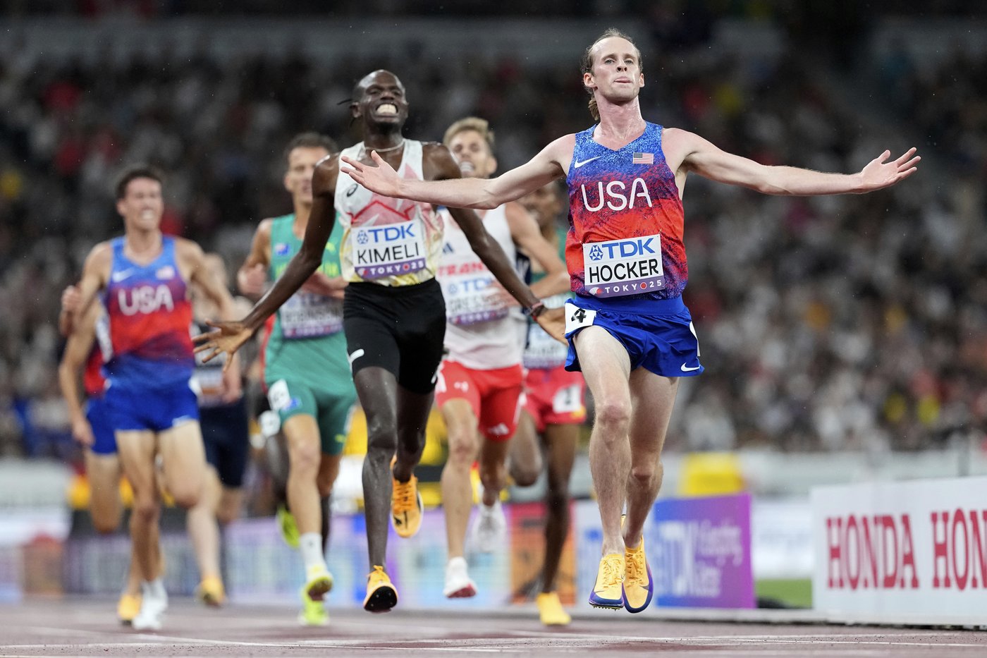 Cole Hocker gets to race and gets his gold in worlds 5,000 meters | iNFOnews.ca