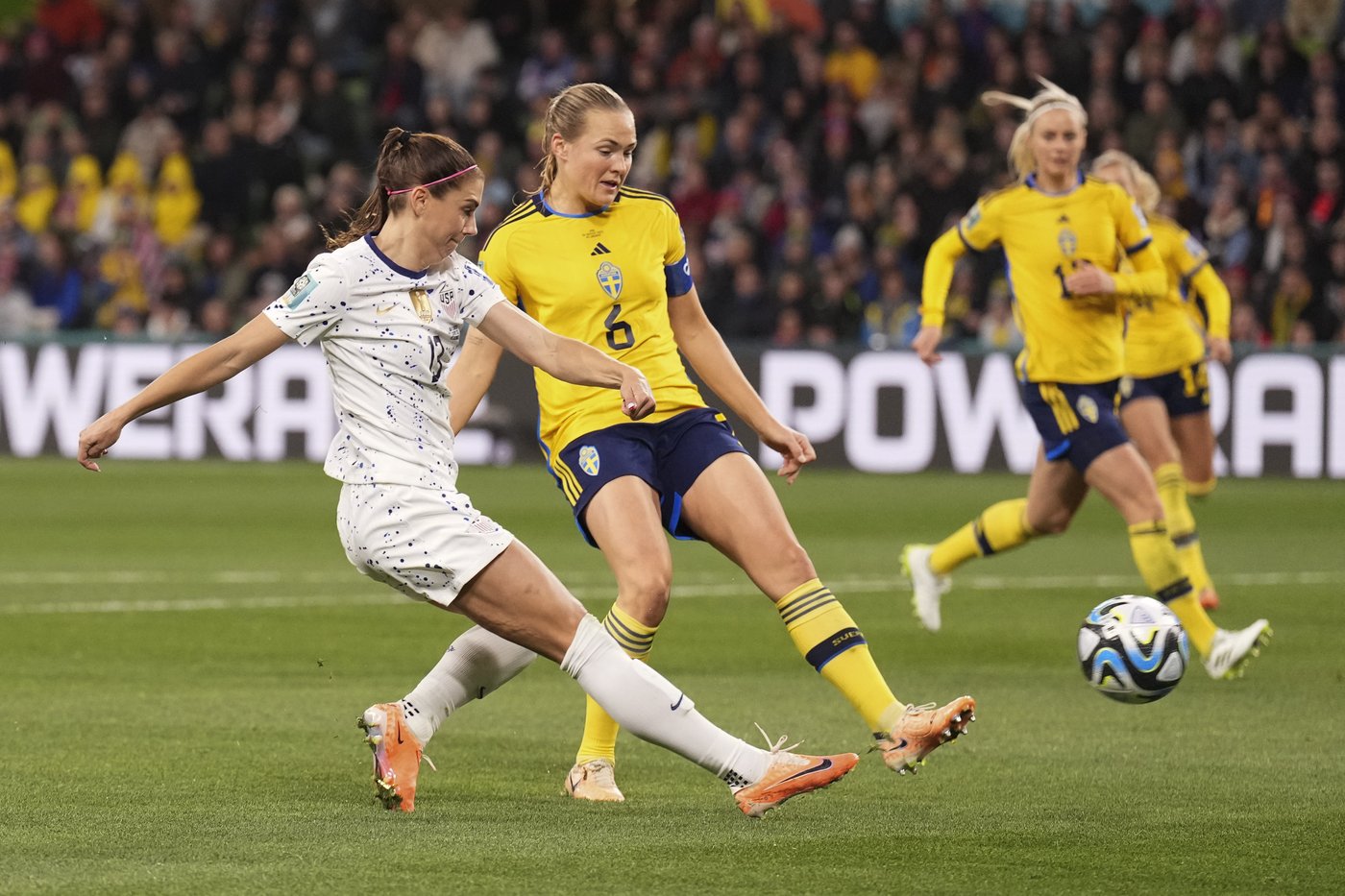 Euro 2025 pits celebrated soccer couple Harder and Eriksson as opponents in Denmark-Sweden game | iNFOnews.ca