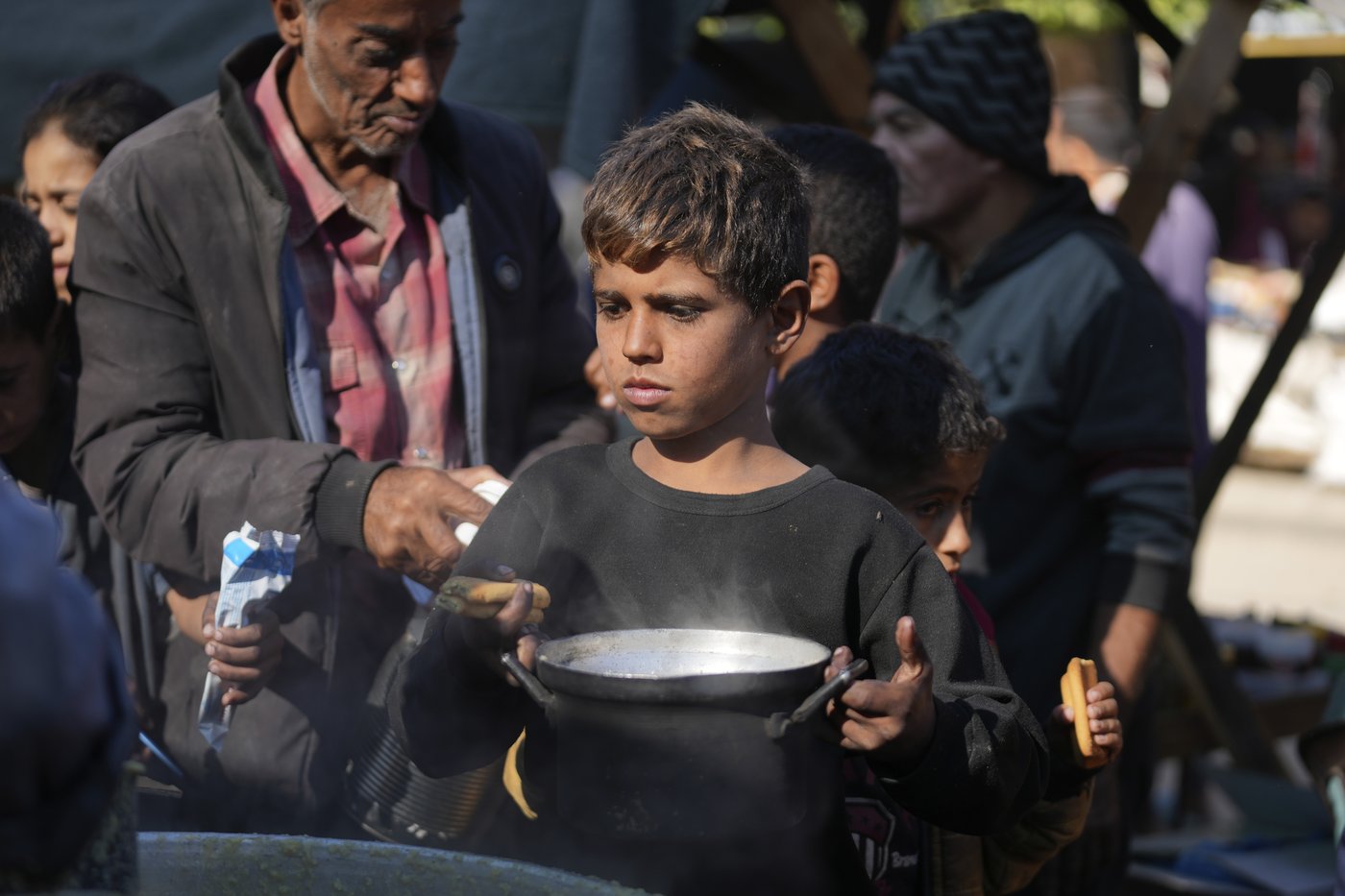 US envoy says Israel-Hezbollah truce is 'within our grasp' as Gaza food crisis worsens after looting | iNFOnews.ca US envoy says Israel-Hezbollah truce is 'within our grasp' as Gaza food crisis worsens after looting | iNFOnews.ca