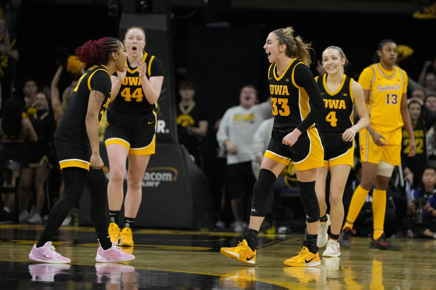 NCAA Tournament women's bubble watch: Iowa, Illinois grab quality wins; Arizona, Colorado in need | iNFOnews.ca