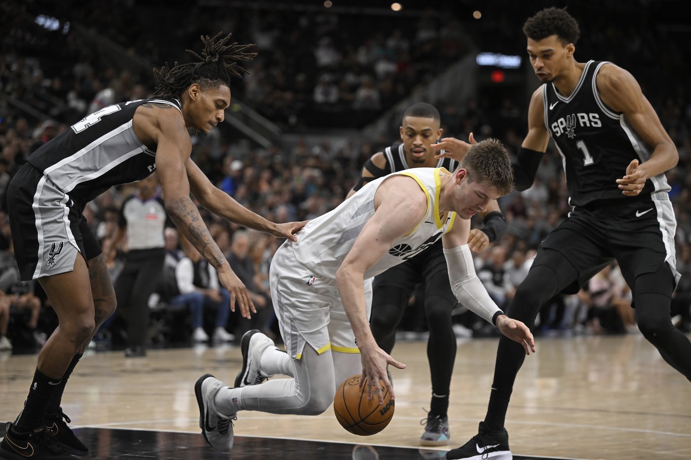 Jazz fend off Spurs 111-110 despite 24 points, 16 rebounds and 7 blocks from Wembanyama | iNFOnews.ca Jazz fend off Spurs 111-110 despite 24 points, 16 rebounds and 7 blocks from Wembanyama | iNFOnews.ca