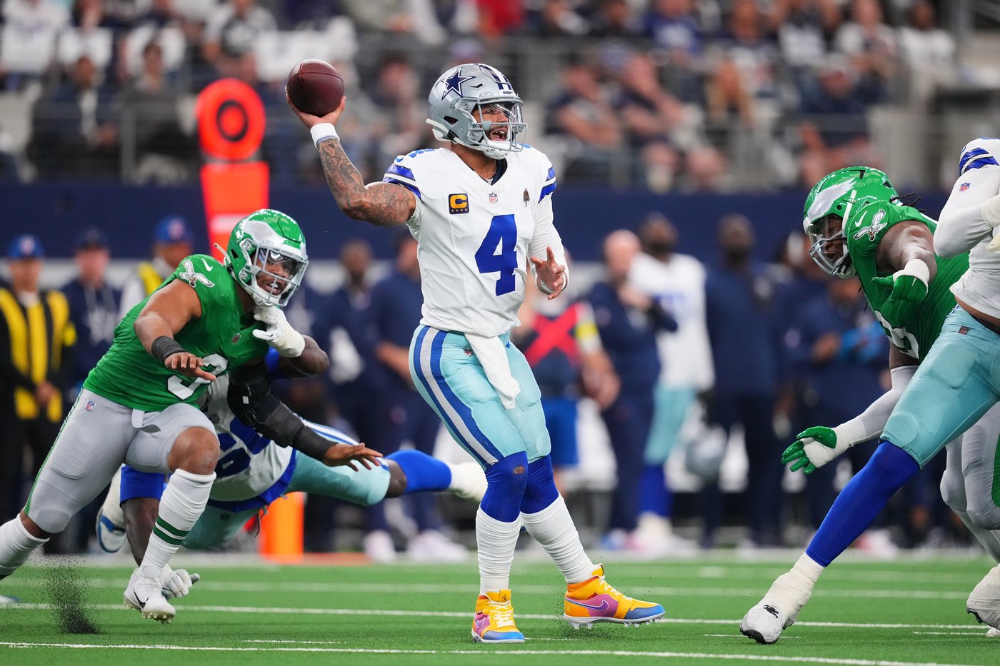 Dak Prescott breaks Tony Romo's franchise record for yards passing with the Dallas Cowboys | iNFOnews.ca Dak Prescott breaks Tony Romo's franchise record for yards passing with the Dallas Cowboys | iNFOnews.ca