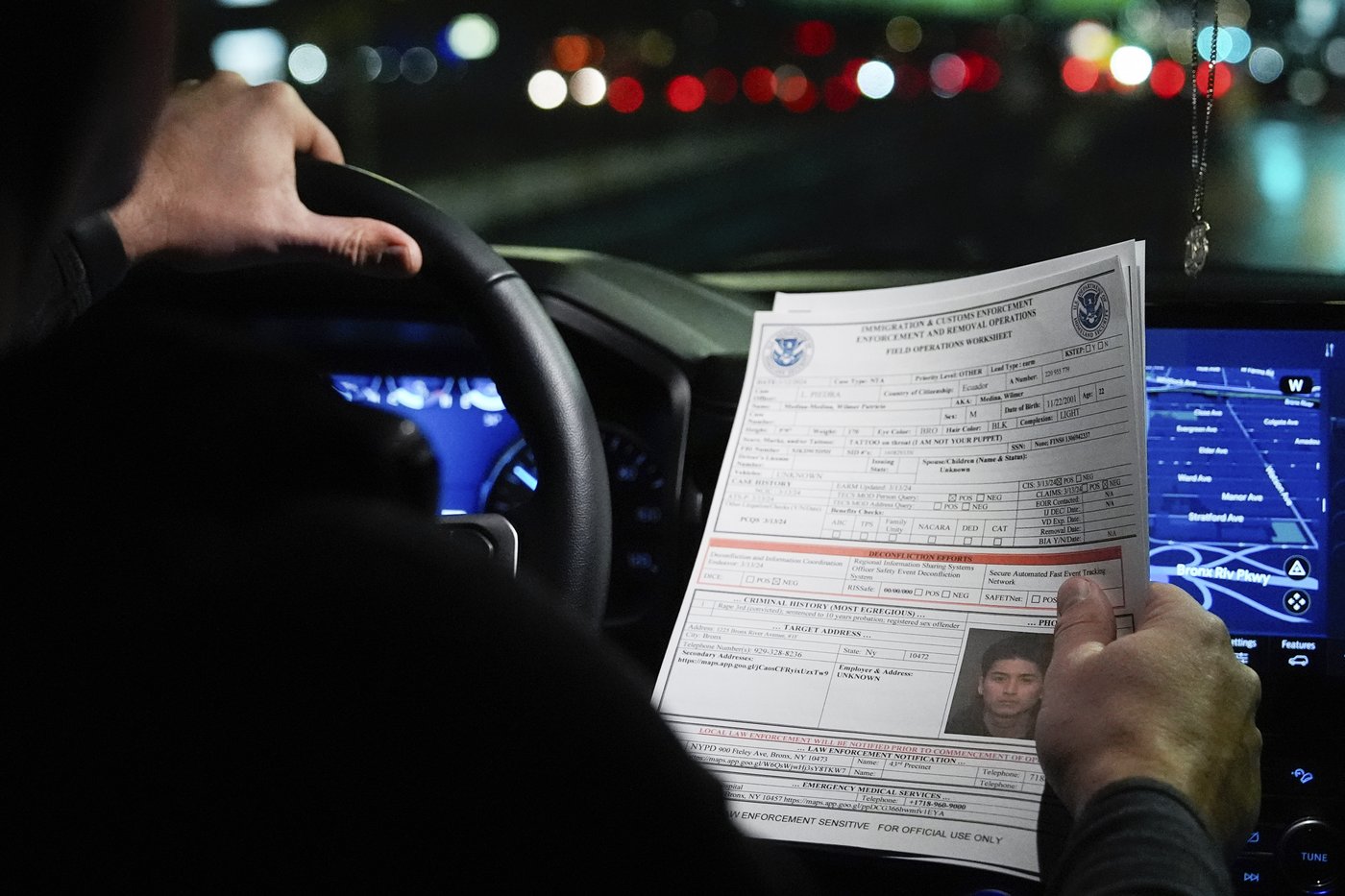 Trump wants mass deportations. For the agents removing immigrants, it's a painstaking process | iNFOnews.ca Trump wants mass deportations. For the agents removing immigrants, it's a painstaking process | iNFOnews.ca