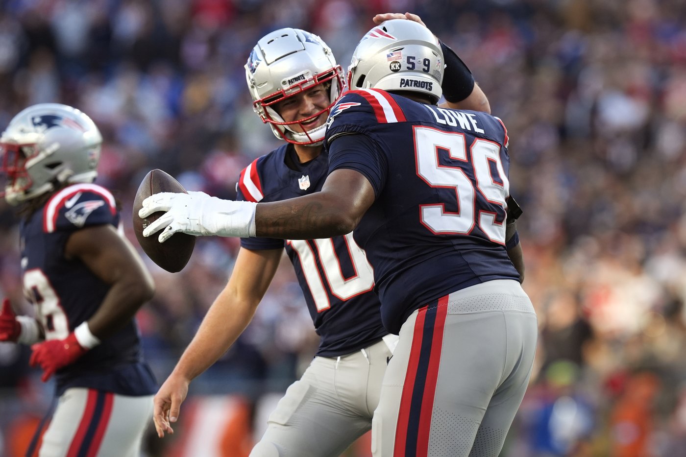 Pats deal with familiar issues, late-game miscues in loss to Rams | iNFOnews.ca