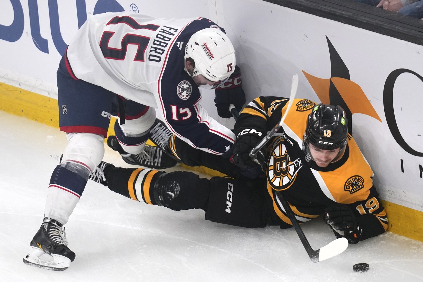 Blue Jackets score two short-handed goals to beat Bruins 5-1 | iNFOnews.ca