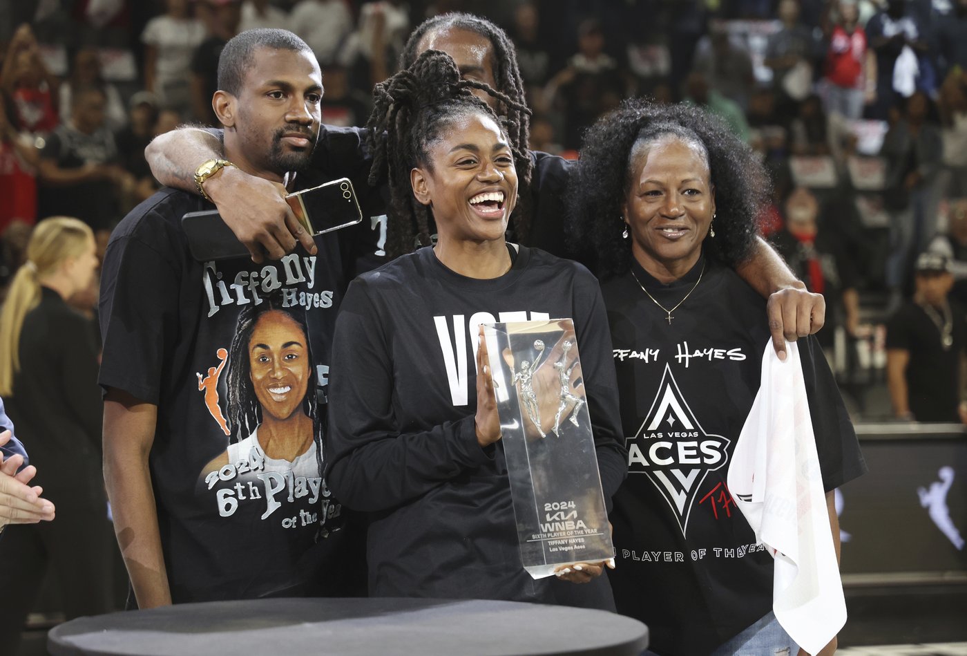 Jackie Young's 24 points and Aces' 16-point run staves off elimination in 95-81 win over Liberty | iNFOnews.ca