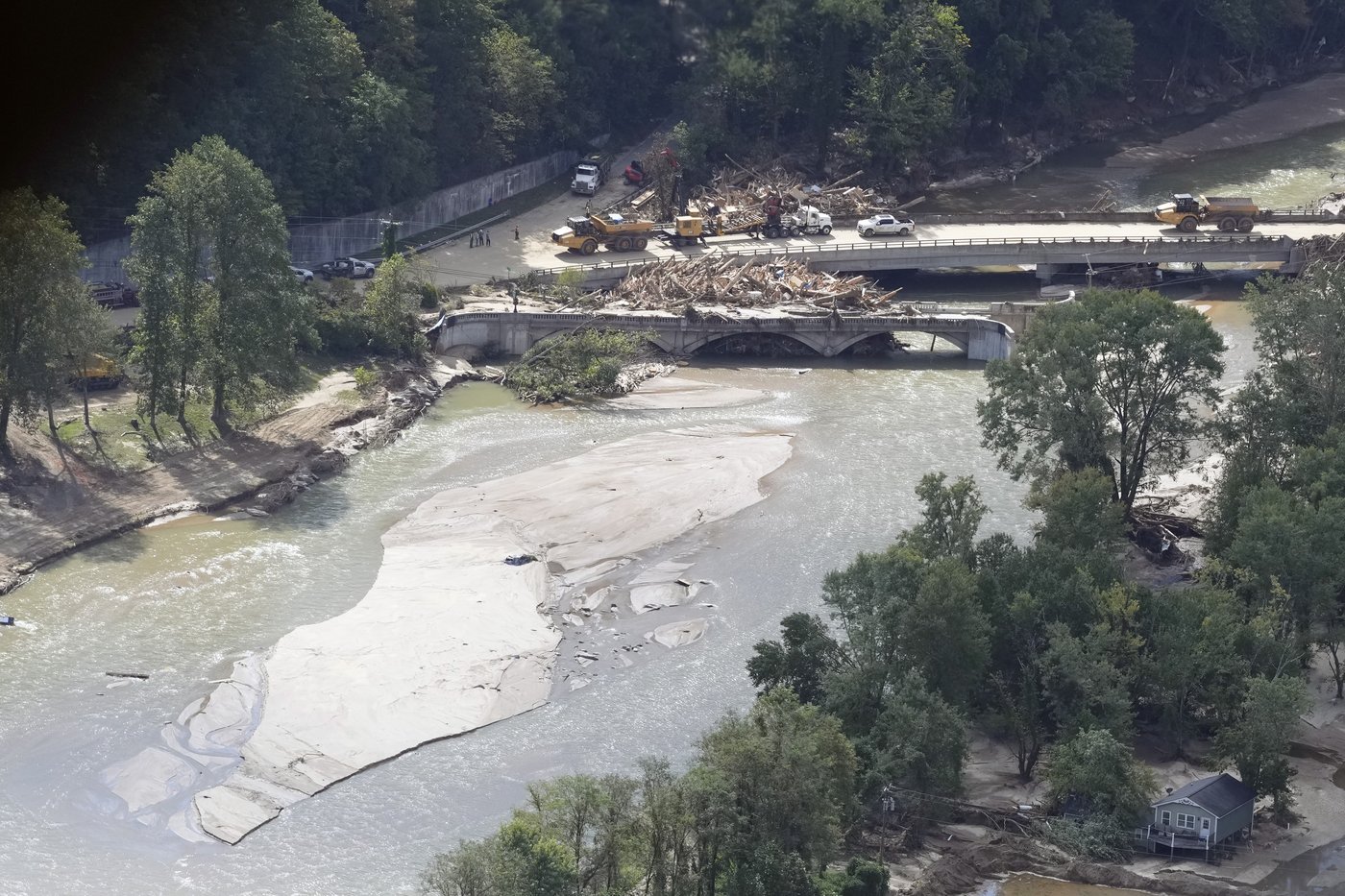 After the deluge, the lies: Misinformation and hoaxes about Helene cloud the recovery | iNFOnews.ca After the deluge, the lies: Misinformation and hoaxes about Helene cloud the recovery | iNFOnews.ca