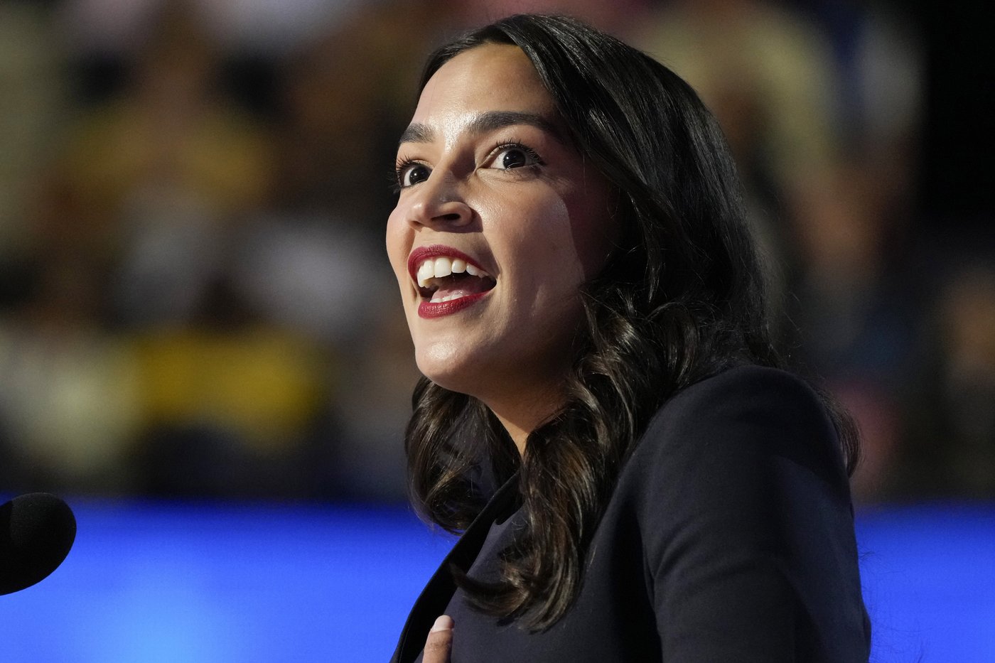 Rep. Ocasio-Cortez announces bid for top Oversight job as Democrats push for generational change | iNFOnews.ca