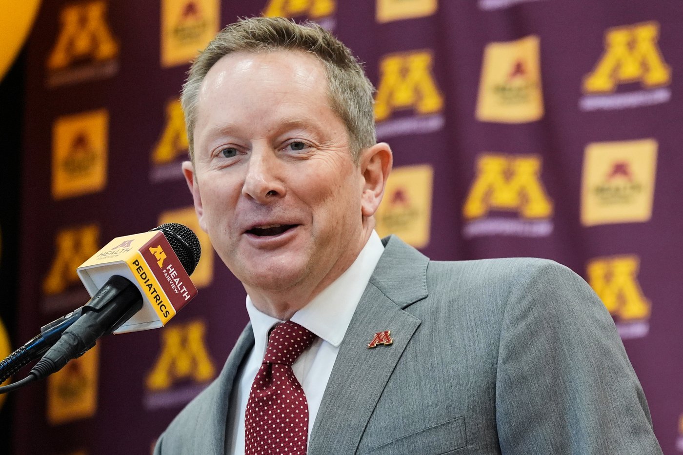 Niko Medved believes Minnesota can climb back into the Big Ten's top tier. He once saw it first-hand | iNFOnews.ca