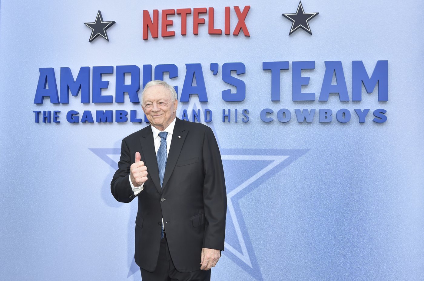 Cowboys owner Jerry Jones reveals cancer diagnosis and credits experimental drug | iNFOnews.ca Cowboys owner Jerry Jones reveals cancer diagnosis and credits experimental drug | iNFOnews.ca