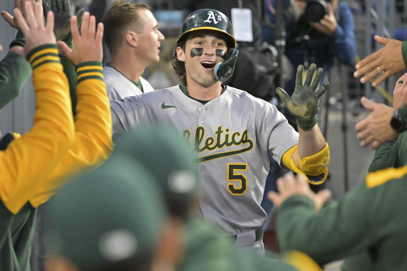 Jacob Wilson goes 4 for 5 with a pair of 2-run homers to lead A's over Dodgers 11-1 | iNFOnews.ca