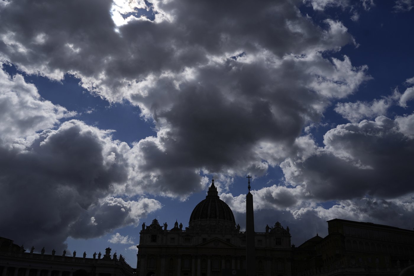 PHOTO COLLECTION: Vatican Pope Francis Lying in State | iNFOnews.ca