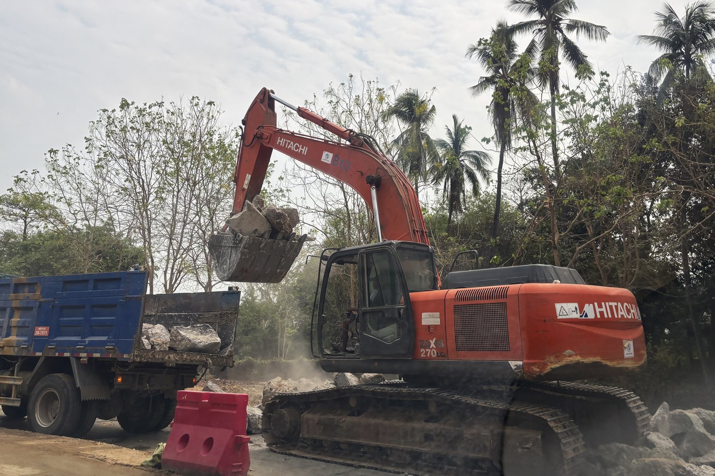 Aftershocks and lack of resources hinder recovery work 3 weeks after Myanmar's deadly earthquake | iNFOnews.ca Aftershocks and lack of resources hinder recovery work 3 weeks after Myanmar's deadly earthquake | iNFOnews.ca