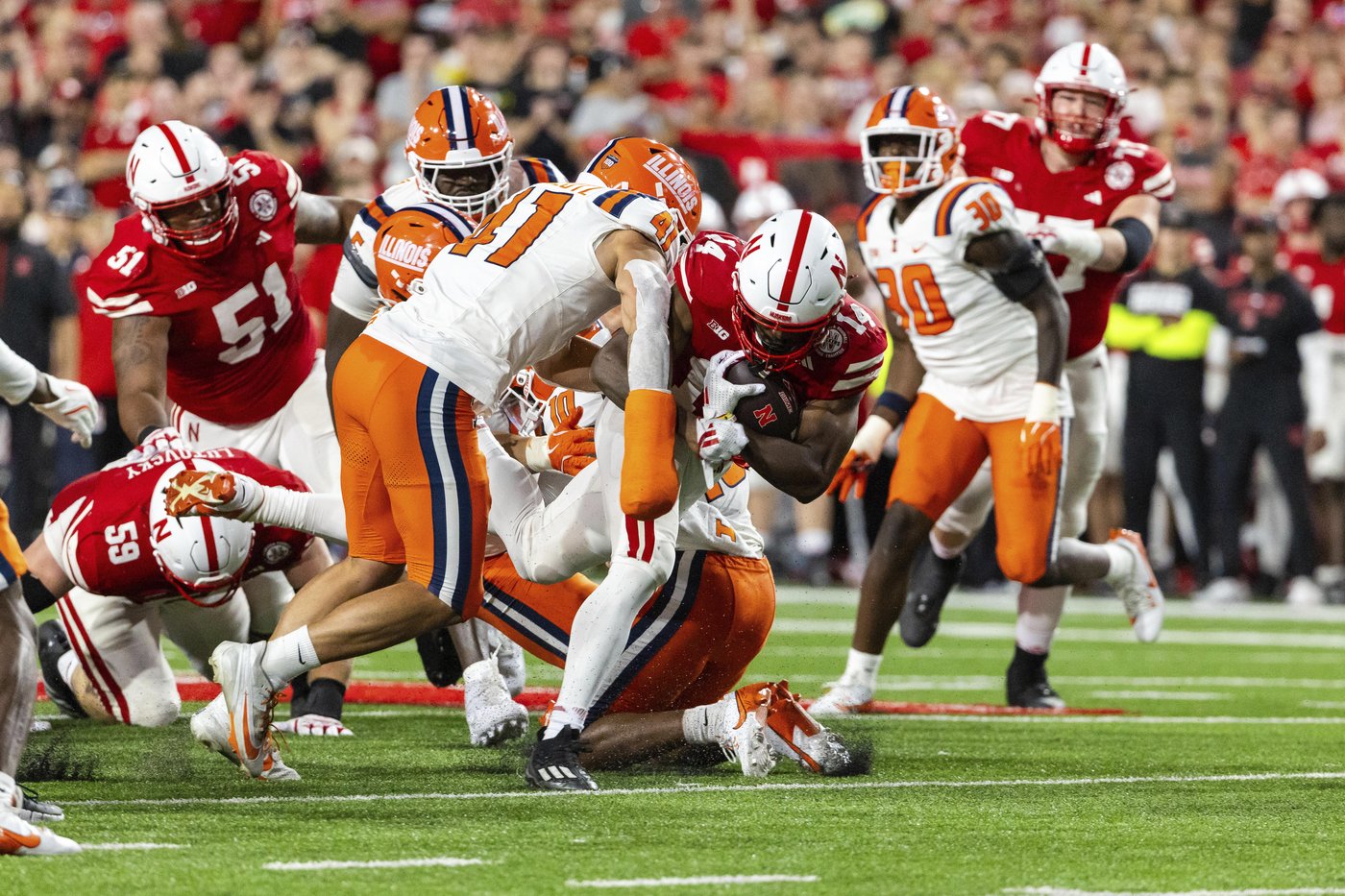 Luke Altmyer throws 4 TD passes, leads No. 24 Illinois to 31-24 OT win over No. 22 Nebraska | iNFOnews.ca Luke Altmyer throws 4 TD passes, leads No. 24 Illinois to 31-24 OT win over No. 22 Nebraska | iNFOnews.ca