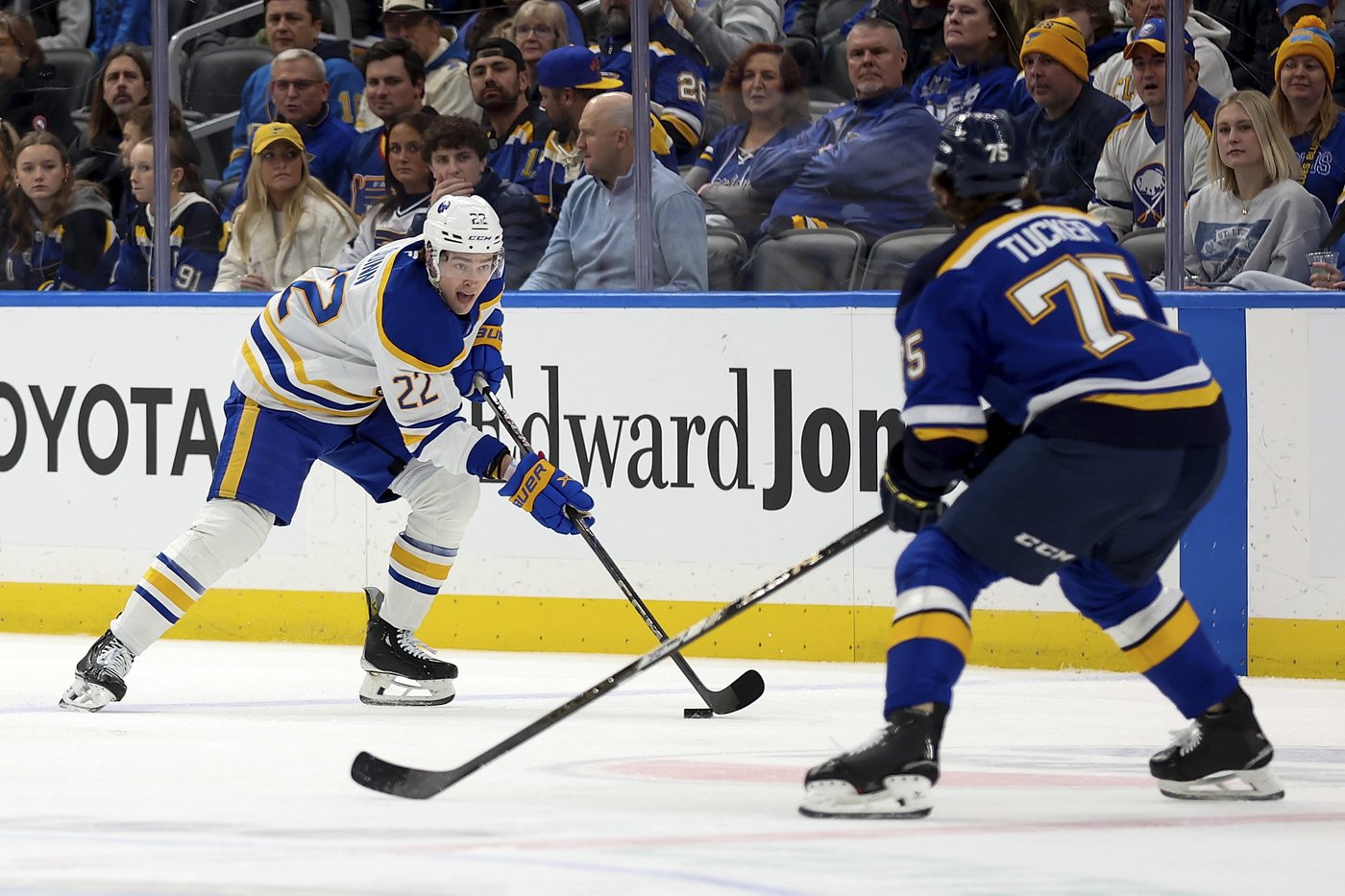 Sabres get power-play goals from Zucker and Thompson in 4-2 win over the Blues | iNFOnews.ca