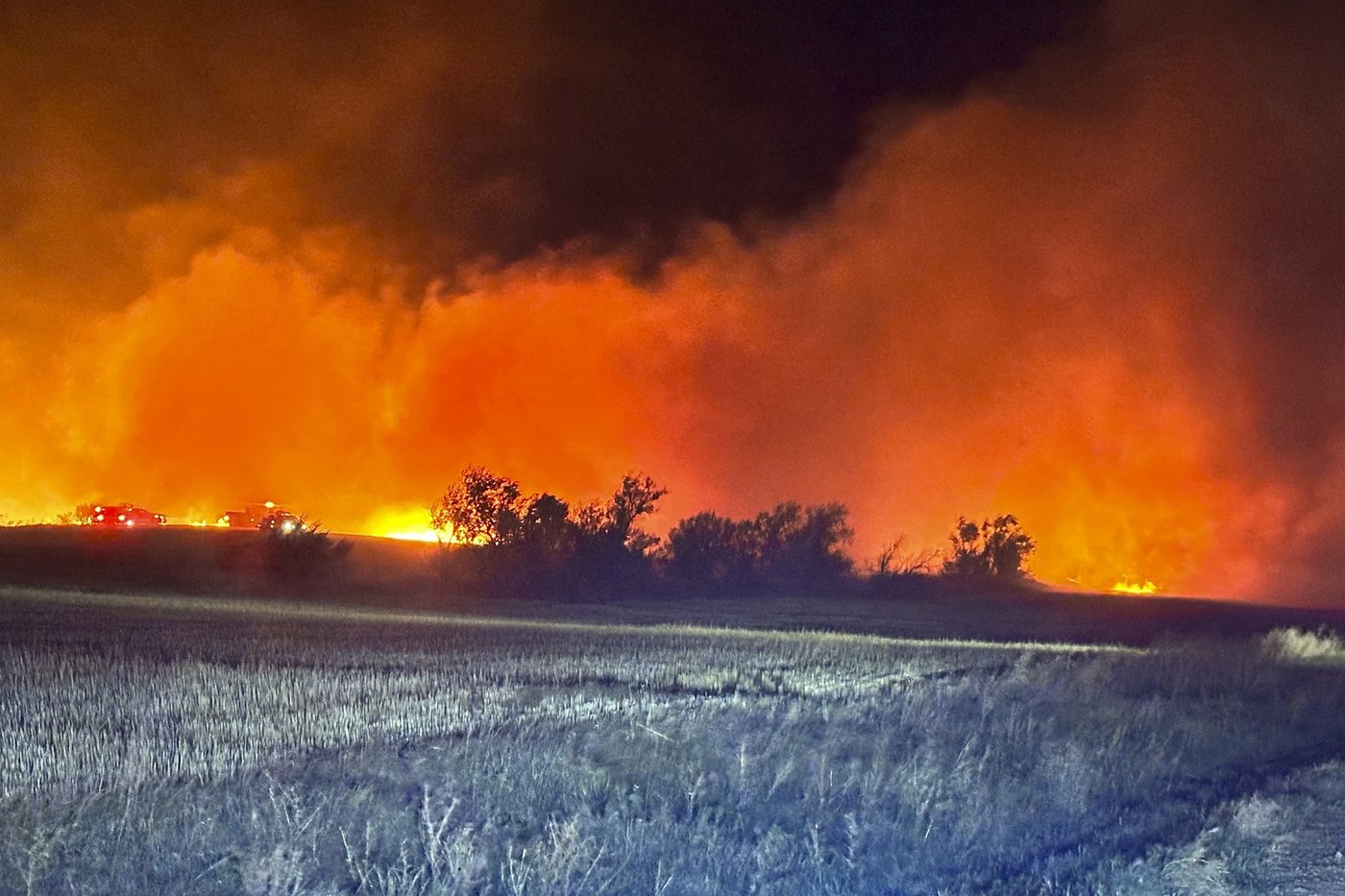 Weekend wildfires lead to 1 death, large areas burned in western North Dakota | iNFOnews.ca Weekend wildfires lead to 1 death, large areas burned in western North Dakota | iNFOnews.ca