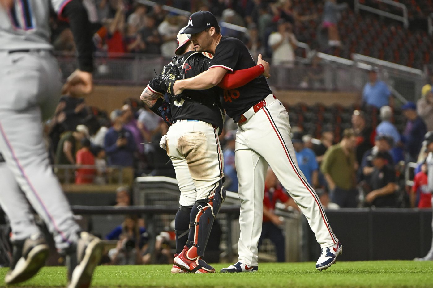 Twins snap a three-game skid with 8-3 win over Miami and send the Marlins to their 100th loss | iNFOnews.ca