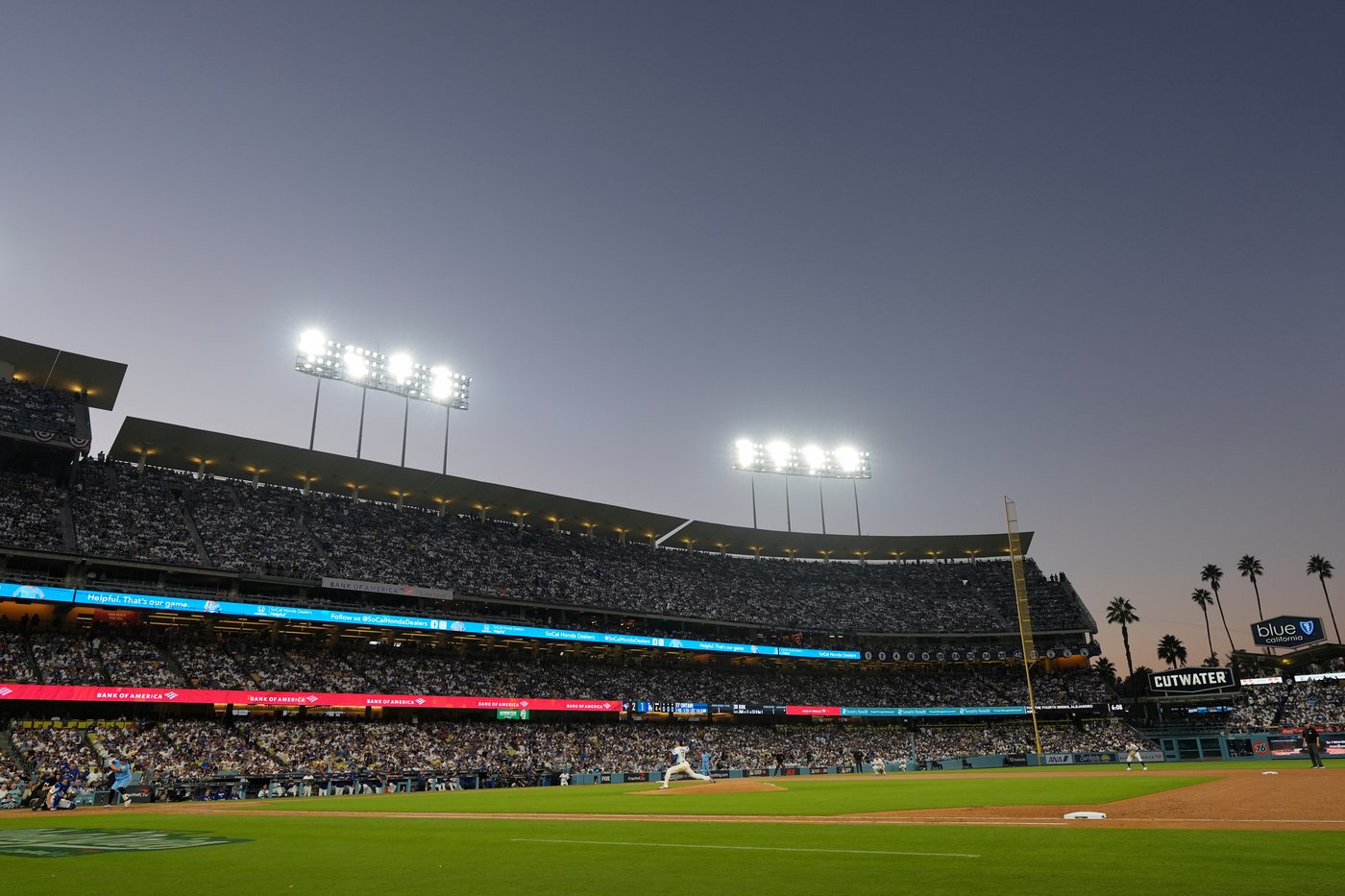 Blue Jays' Game 4 win over Dodgers draws 14.81 million US viewers, most-watched of this World Series | iNFOnews.ca