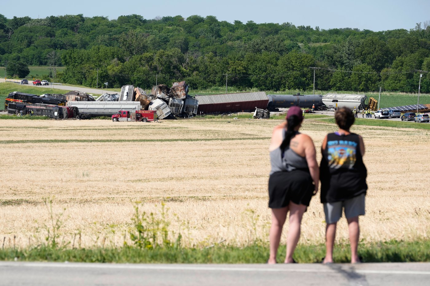 One dead and another injured after train strikes semi-truck in Iowa | iNwheels One dead and another injured after train strikes semi-truck in Iowa | iNwheels