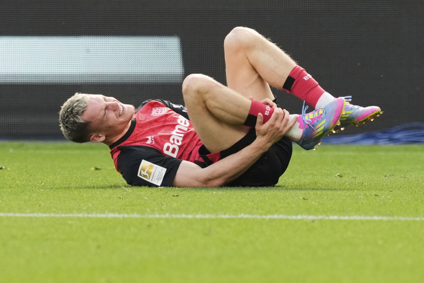 Bayern spurns chance to go 8 points clear in Bundesliga as Dortmund draws 'Klassiker' 2-2 | iNFOnews.ca
