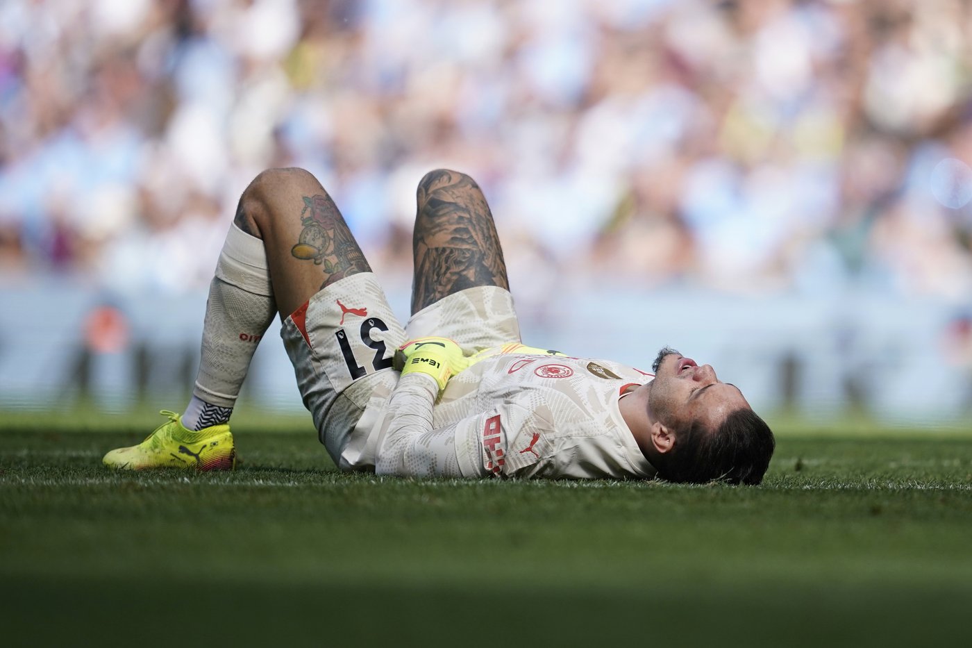 Goalkeeper Ederson provides another assist for Man City, then goes off injured | iNFOnews.ca Goalkeeper Ederson provides another assist for Man City, then goes off injured | iNFOnews.ca