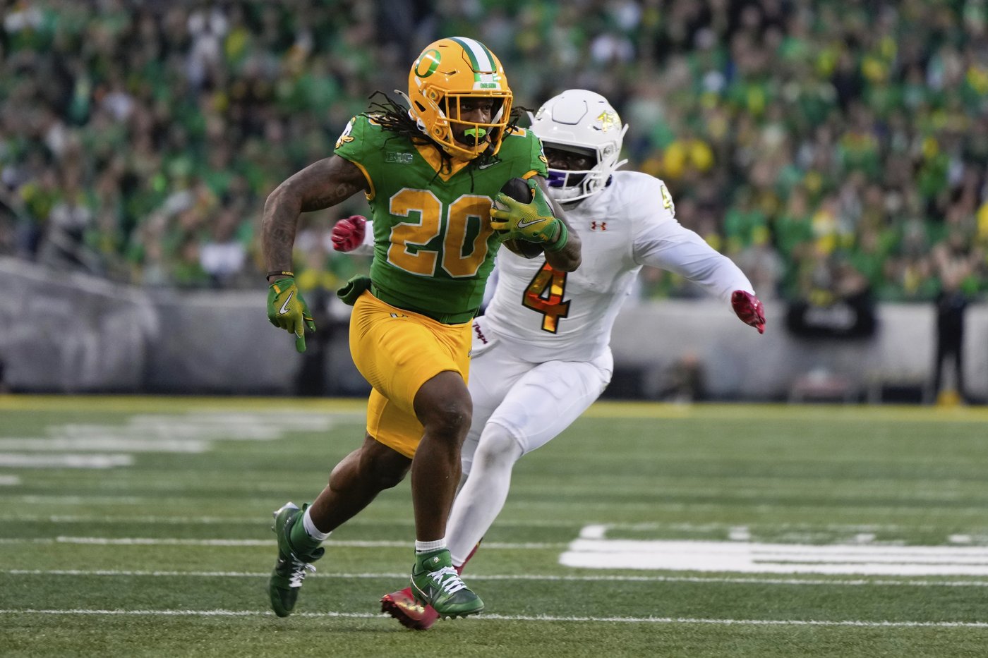 Gabriel breaks NCAA total TDs record and No. 1 Oregon downs Maryland 39-18 | iNFOnews.ca Gabriel breaks NCAA total TDs record and No. 1 Oregon downs Maryland 39-18 | iNFOnews.ca