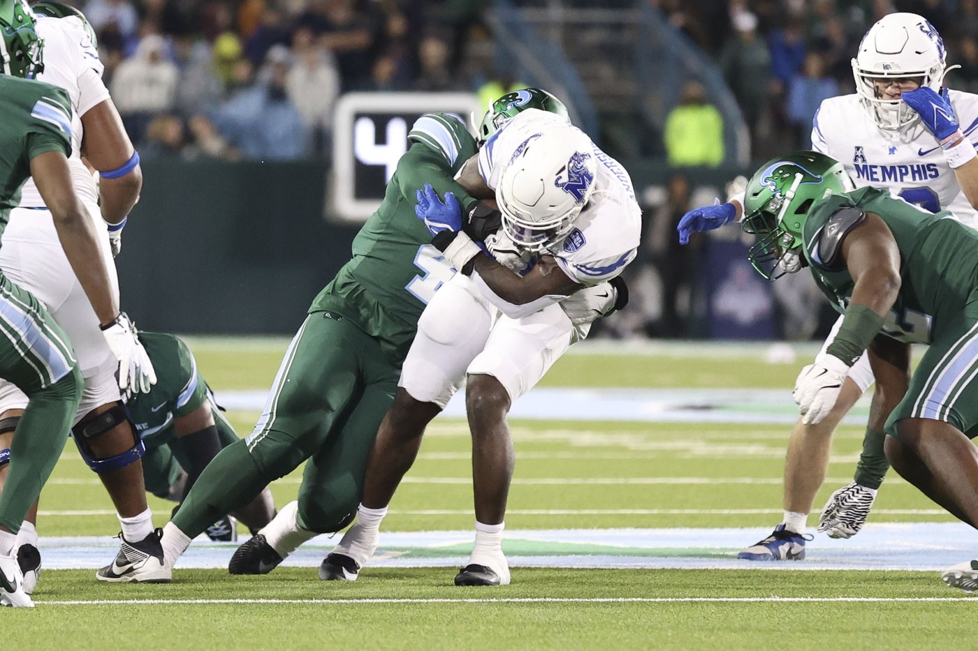 Desrosiers scores 3 TDs as Memphis tops No. 18 Tulane 34-24 to end the Green Wave's faint CFP hopes | iNFOnews.ca Desrosiers scores 3 TDs as Memphis tops No. 18 Tulane 34-24 to end the Green Wave's faint CFP hopes | iNFOnews.ca