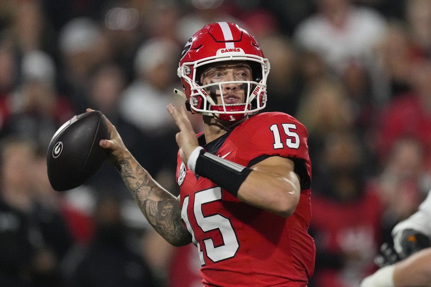 Georgia QB Carson Beck enters transfer portal and delays NFL draft plans, reports say | iNFOnews.ca