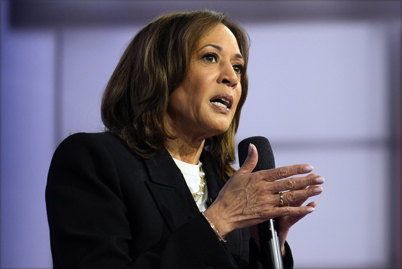 Voters trust Harris on a number of issues. But is that what they'll vote on? | iNFOnews.ca Voters trust Harris on a number of issues. But is that what they'll vote on? | iNFOnews.ca