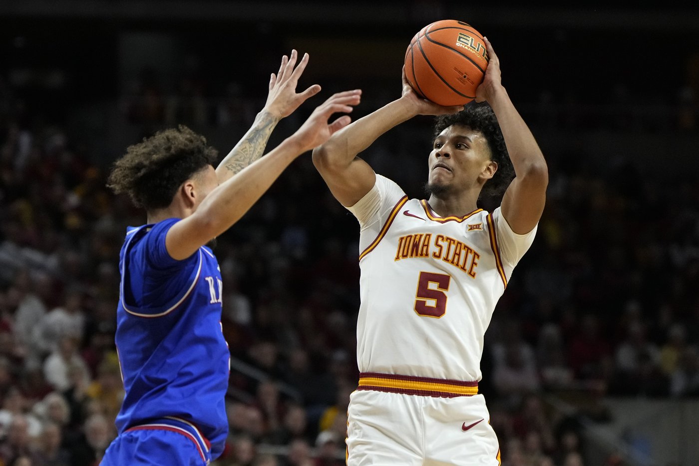 No. 2 Iowa St gets win over No. 9 Kansas | iNFOnews.ca No. 2 Iowa St gets win over No. 9 Kansas | iNFOnews.ca