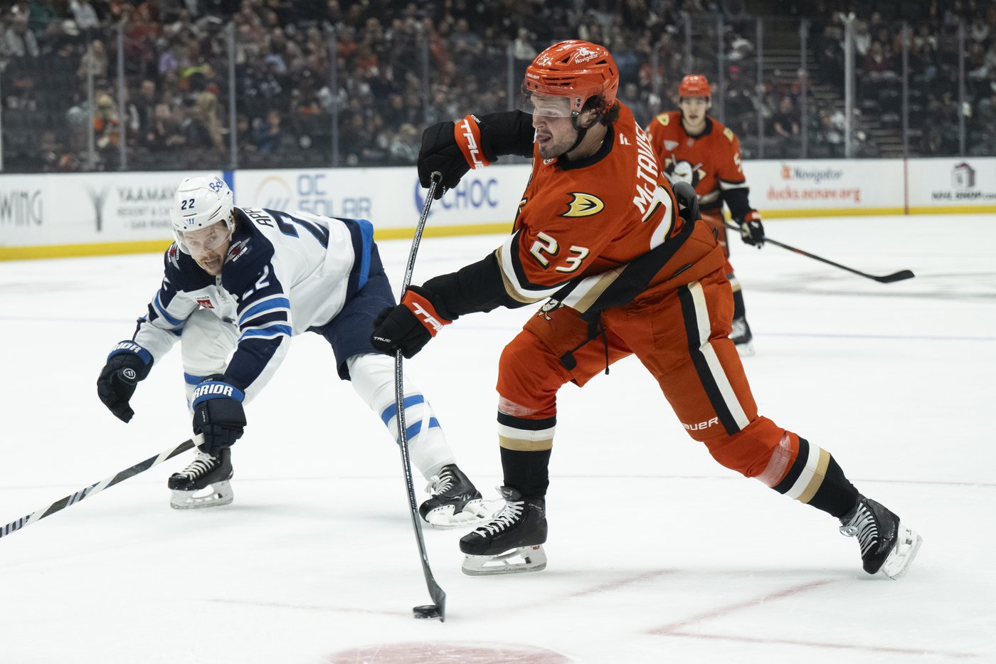 Troy Terry gets last-minute winner, Ducks' late rally stuns NHL-best Winnipeg 3-2 | iNFOnews.ca