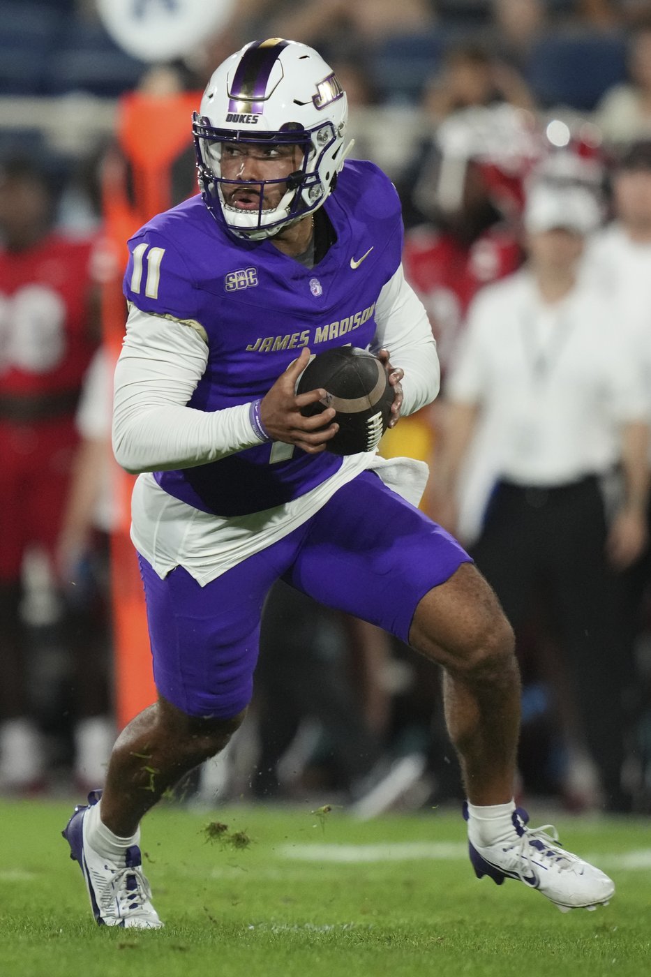 James Madison secures its first bowl win after topping Western Kentucky 27-17 in the Boca Raton | iNFOnews.ca