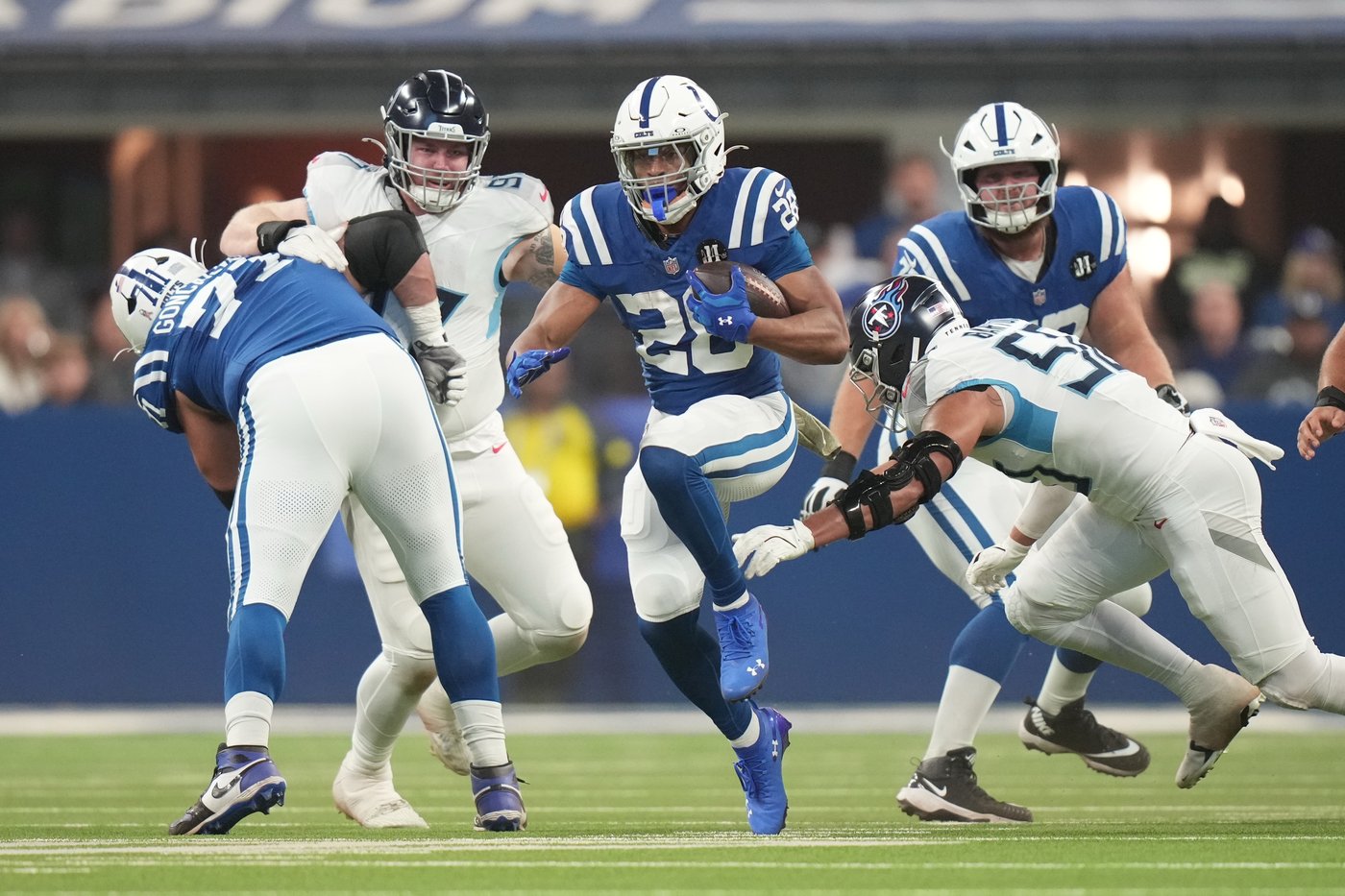 Jonathan Taylor scores 3 TDs as Colts pound Titans 38-14 and move to NFL-best 7-1 | iNFOnews.ca