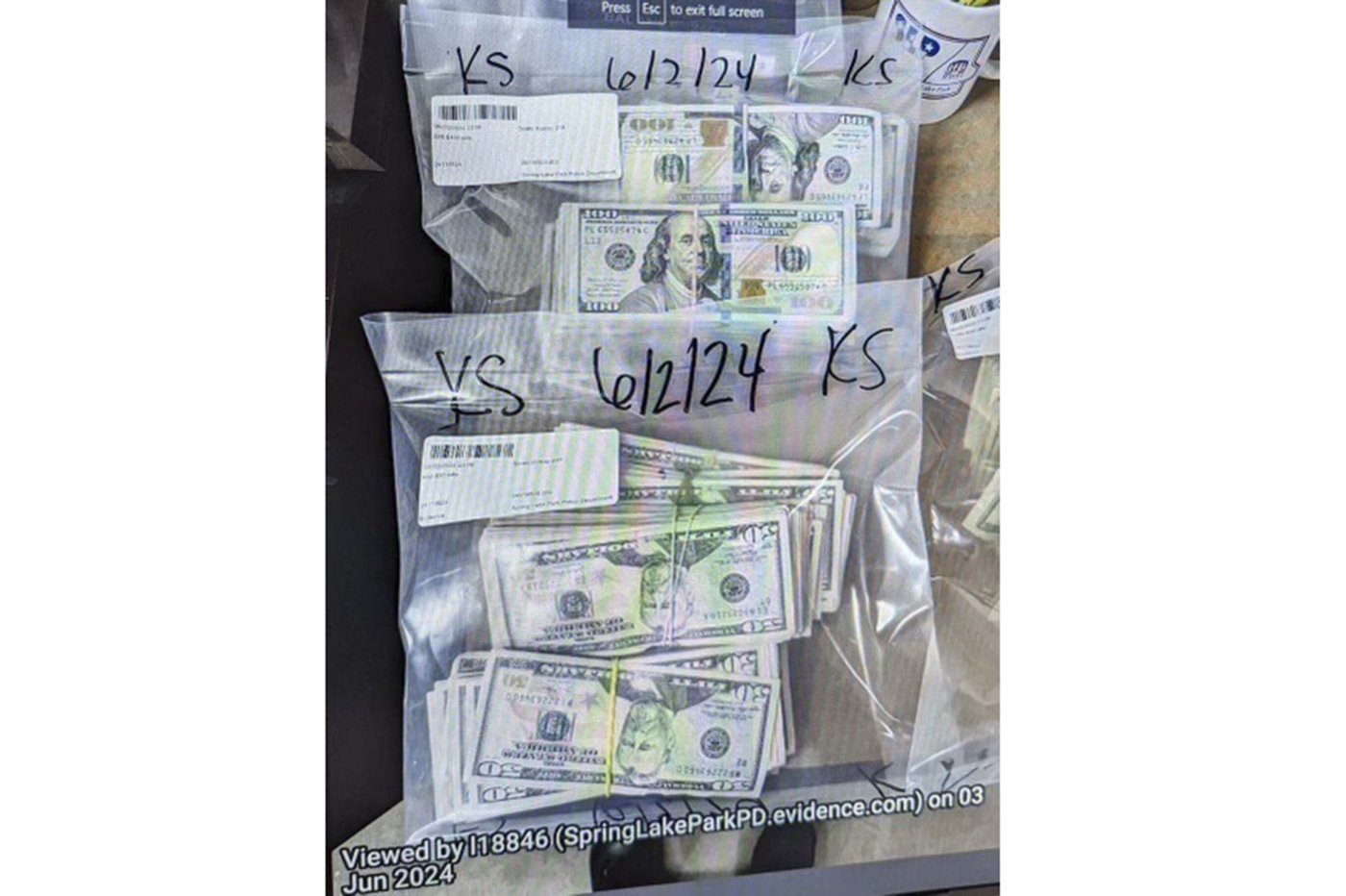 Texts reveal details of an effort to bribe a juror in a fraud case, prosecutors say | iNFOnews.ca Texts reveal details of an effort to bribe a juror in a fraud case, prosecutors say | iNFOnews.ca