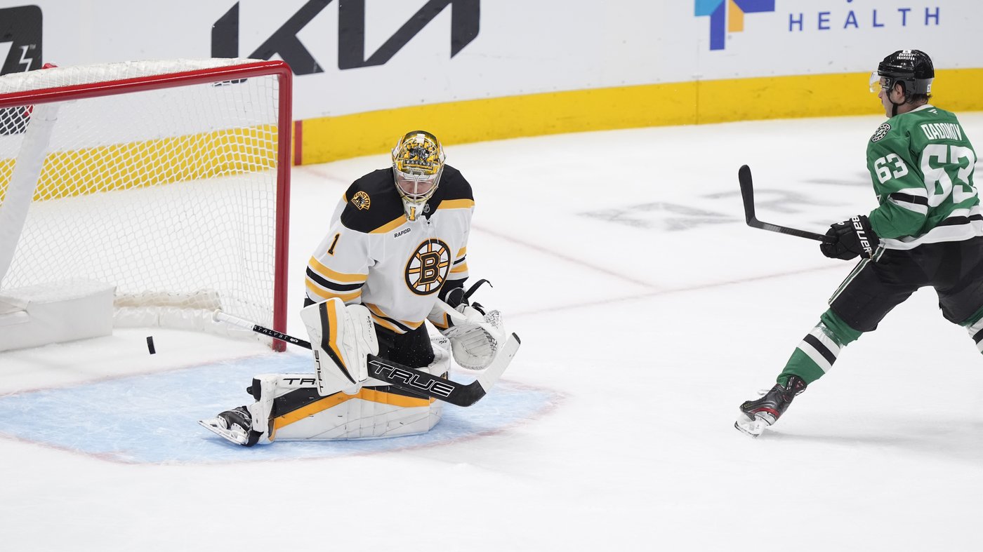 Dadonov scores 2 goals, including a penalty shot, as the Stars beat the Bruins 7-2 | iNFOnews.ca Dadonov scores 2 goals, including a penalty shot, as the Stars beat the Bruins 7-2 | iNFOnews.ca