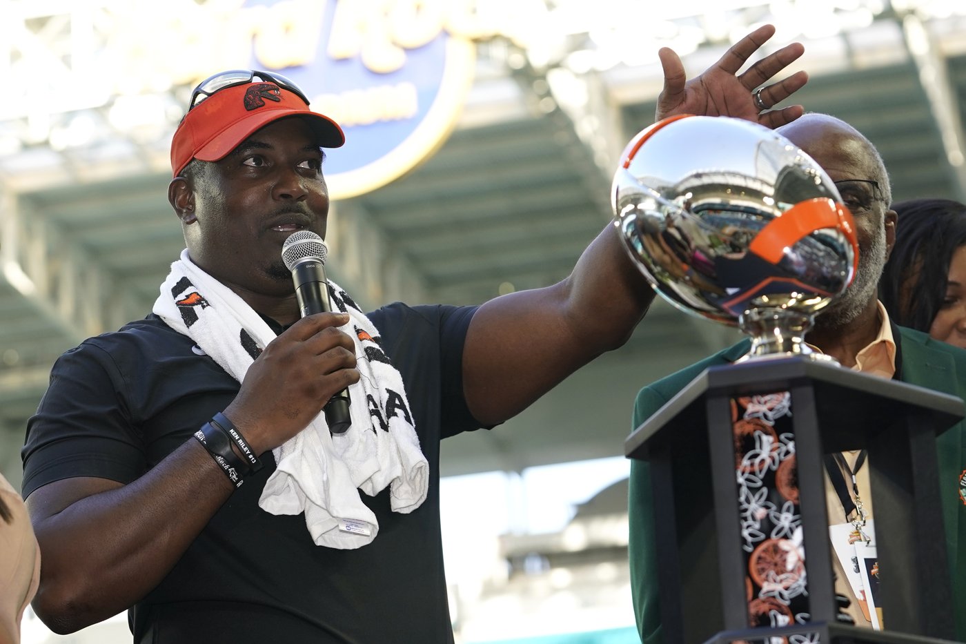 Florida International announces hiring of Willie Simmons as football coach | iNFOnews.ca Florida International announces hiring of Willie Simmons as football coach | iNFOnews.ca