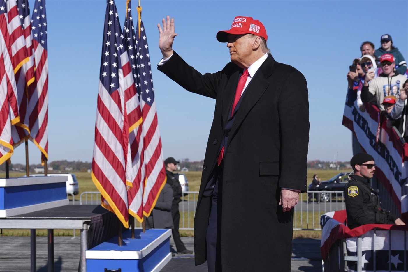 Trump talks about reporters being shot and says he shouldn't have left White House after 2020 loss | iNFOnews.ca